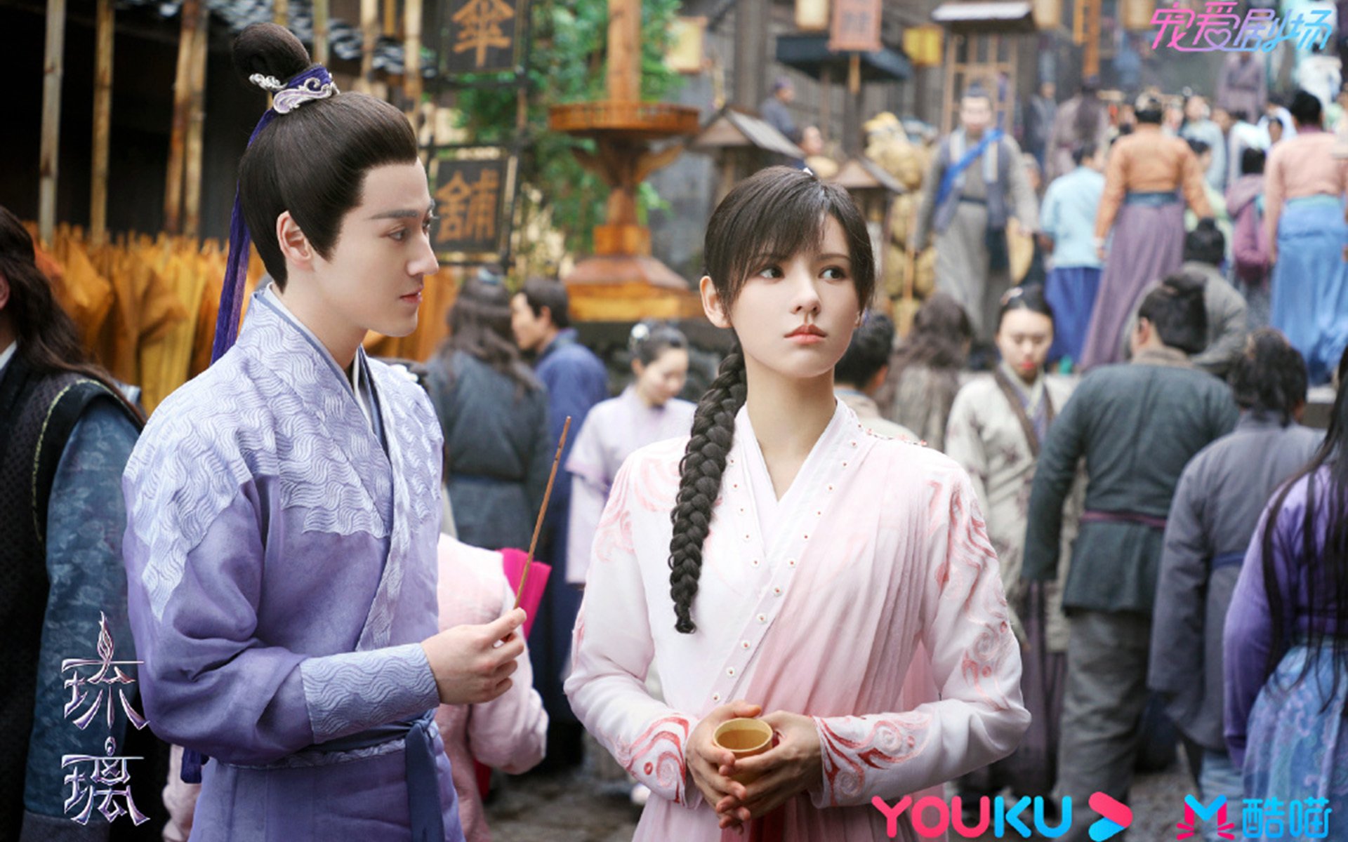 国足启用无人机战术分析设备，无人机跟踪航拍足球