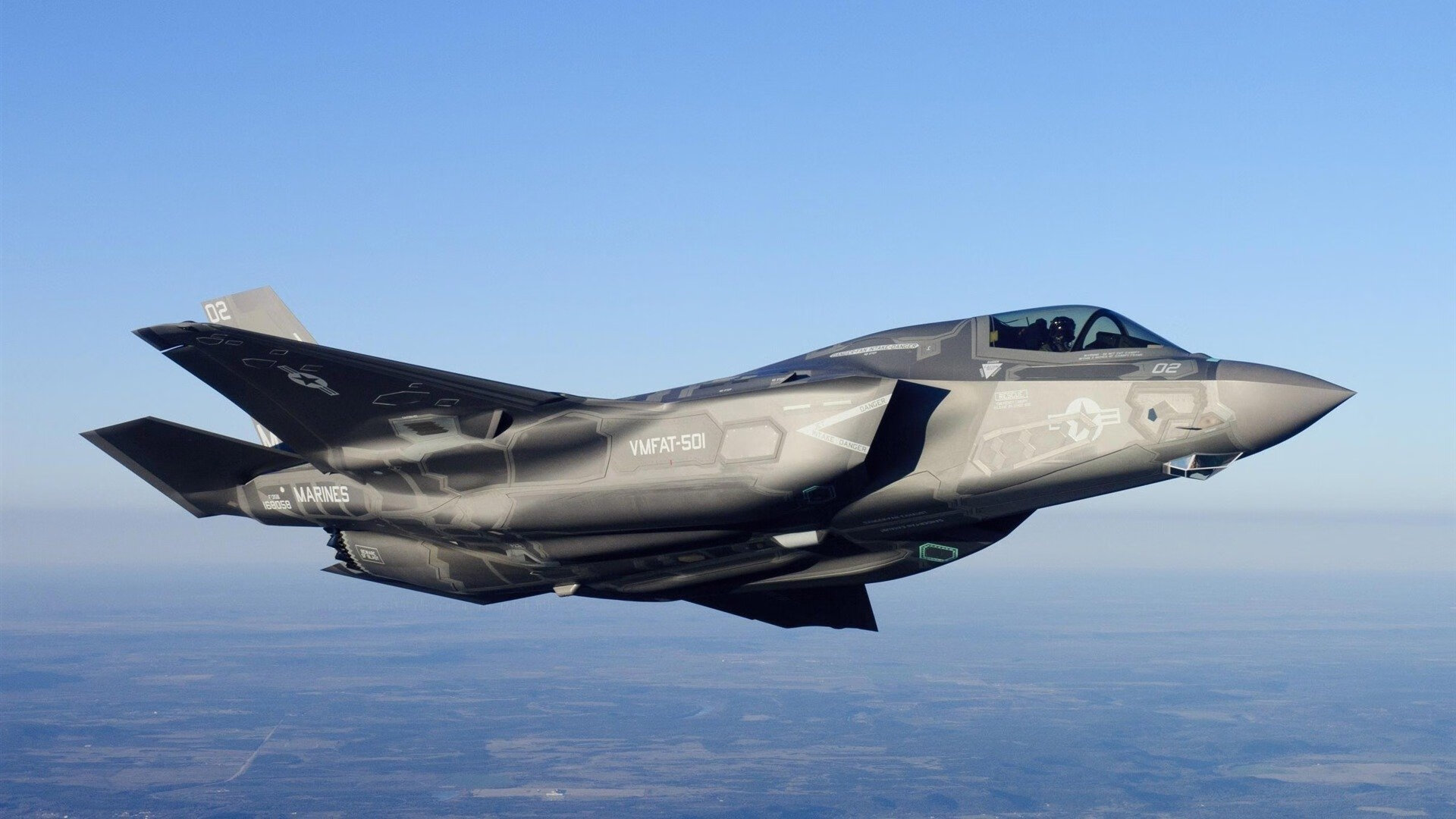 开云网页版-“英超争冠战日趋激烈，榜首球队压力山大”，英超争冠形势