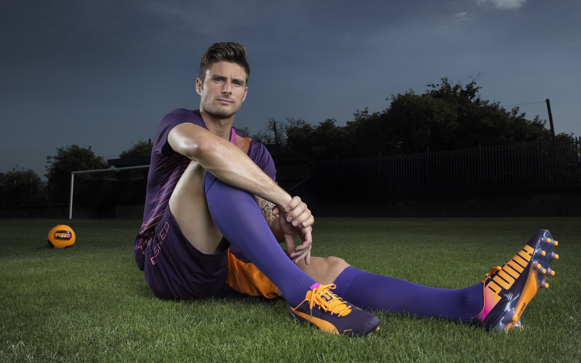 莫伊：全黑队的稳固支柱，scrum和防守的中流砥柱，莫伊拉百度百科